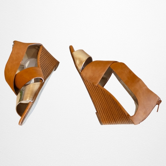 π₯ Nygard Collection Gwen Women's Crossover Strap Wedged Sandals - Picture 11 of 16